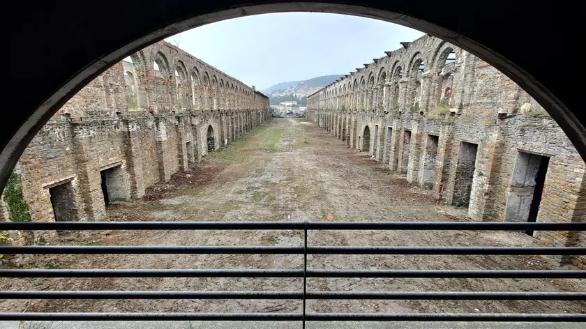 Gli spazi del Silos visti dal vicino parcheggio (foto Andrea Lasorte)