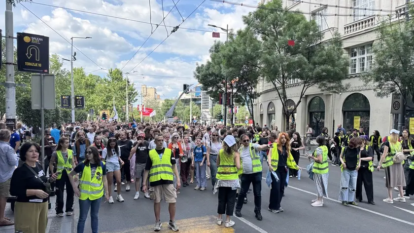 Serbia, riesplodono le proteste studentesche anti Vučić