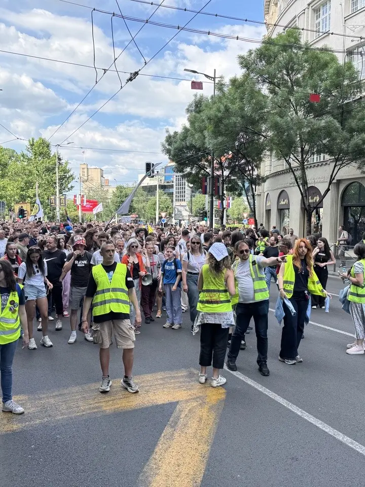 La grande protesta di piazza sabato a Belgrado