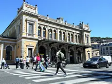 La facciata della stazione centrale a Trieste (foto Lasorte)