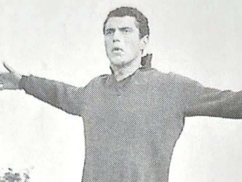 Due immagini di repertorio di Guido Del Piccolo, difensore della Triestina per sette stagioni