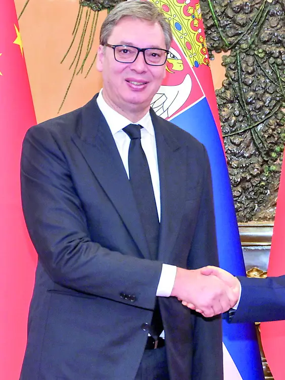 Aleksandar Vucic con Xi Jinping nel 2023 a Pechino durante il Forum sulla Nuova via della seta