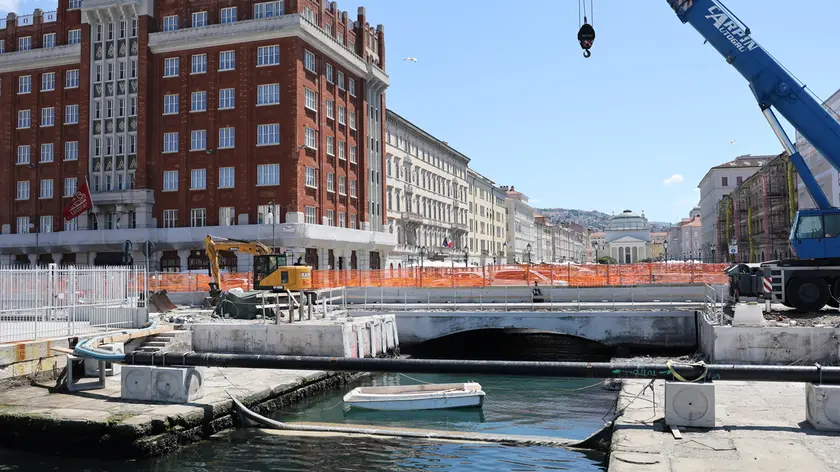 Il ponte Bianco smontato (fotoservizio Andrea Lasorte)
