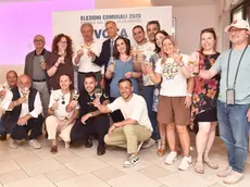 Vuga festeggia la vittoria con il suo gruppo (Foto Petrussi)
