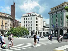 Piazza Oberdan sta diventando un crocevia dello spaccio di droga in città (foto Lasorte)