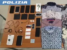 I dispositivi sequestrati dalla polizia durante le indagini