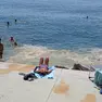 Martedì 26 maggio 2026: l'acqua di mare che bagna Trieste è gialla a causa del polline: scongiurato, per questa volta, il rischio mucillagini. Fotoservizio di Andrea Lasorte