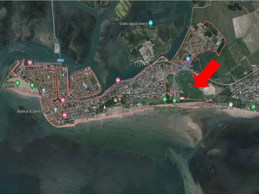 L’area oggetto della procedura di vendita, indicata dalla freccia