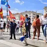 La protesta StarTech sotto la prefettura in piazza Unità (Bruni)