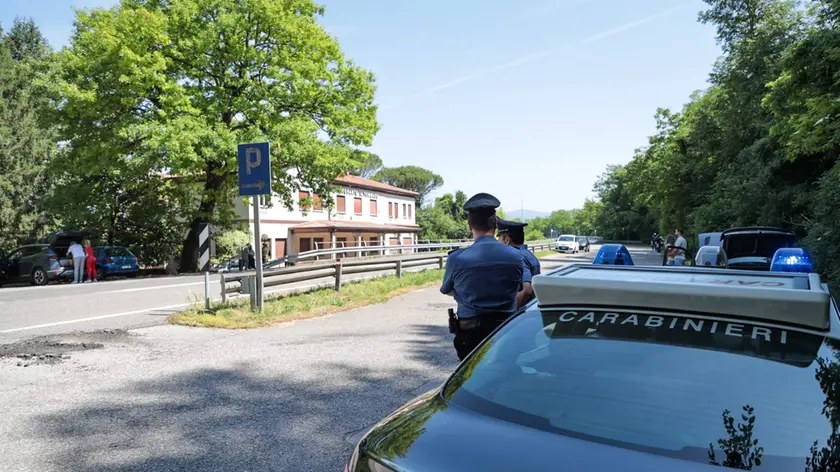Il sopralluogo dei Carabinieri sabato mattina sul luogo del tragico incidente (fotoservizio Daniele Tibaldi)