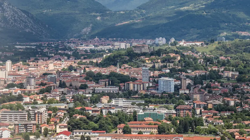 Una panoramica sulla città di Gorizia (foto Daniele Tibaldi)