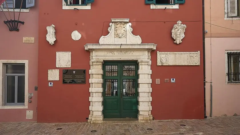 https://images.ilpiccolo.it/view/acePublic/alias/contentid/1rgo7drh3lf74c2y6jh/0/gradska_palafa.webp?f=16%3A9&amp;w=840