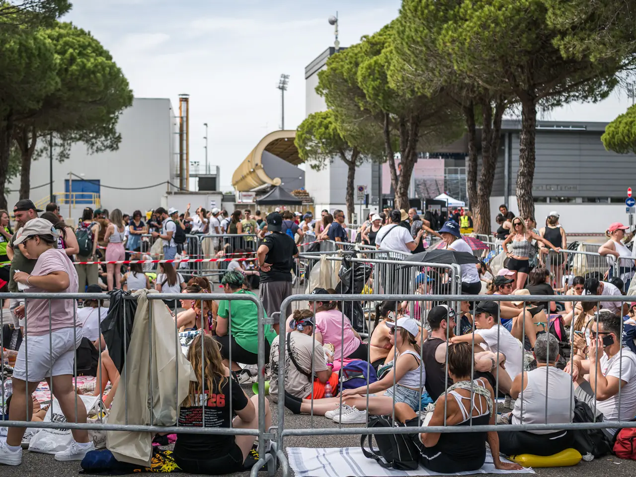 L'attesa a Lignano per il concerto di Tiziano Ferro (Simone De Luca)