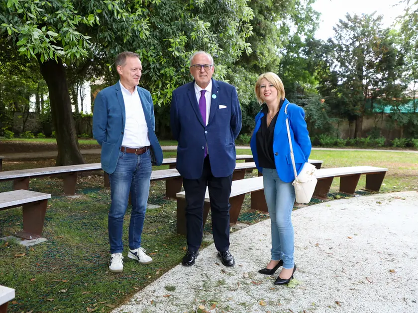 Licinio Gardin, dirigente del settore Urbanistica, il sindaco Ziberna e la sua vice Gatta (Foto Daniele Tibaldi)