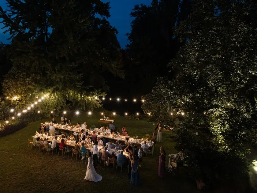 Un matrimonio con sposi e invitati a Ca’ Lozzio