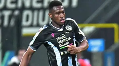 Il calciatore bianconero Idrissa Gueye in un’azione di gioco
