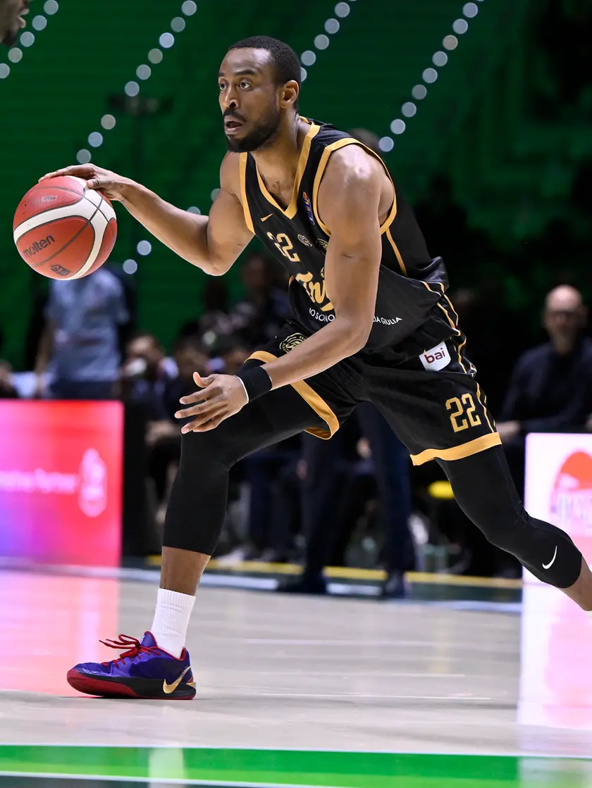 Markel Brown (foto Ciamillo / Lasorte)