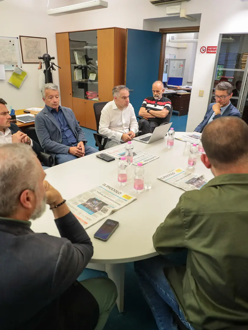 Il forum organizzato nella redazione del Piccolo a Gorizia (fotoservizio Daniele Tibaldi)