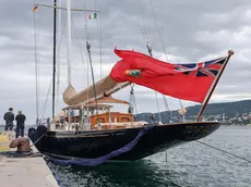 Lo yacht ormeggiato al molo Pescheria (fotoservizio Andrea Lasorte)