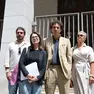I volontari che hanno accompagnato Lucia a morire in Svizzera assieme a Marco Cappato e Filomena Gallo fuori dalla questura di Trieste (Lasorte)