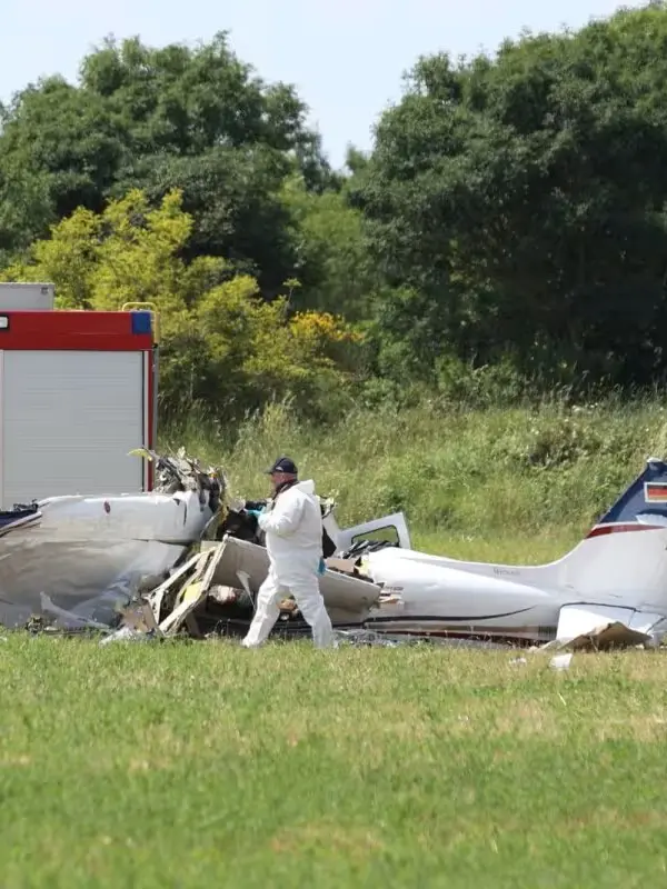 I rilievi dopo l’incidente aereo costato la vita a quattro persone (foto istra24.hr)