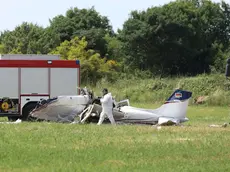 I rilievi dopo l’incidente aereo costato la vita a quattro persone (foto istra24.hr)