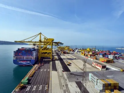 Il molo VII del porto di Trieste