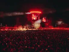 Un momento dello show di Cesare Cremonini (foto Erika Serio)