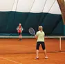 Tennisti durante una partita in uno dei campi dell’asd Campagnuzza (foto A. Simcic / Tibaldi)