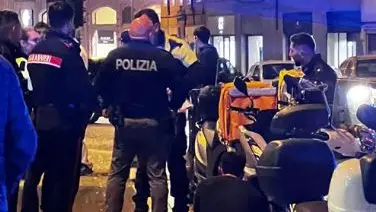 Calci e pugni nella notte, rissa tra giovani a Trieste: «Noi
