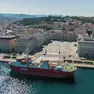 La Laura Bassi e le navi bianche ormeggiate alla Stazione Marittima ph Massimo Silvano