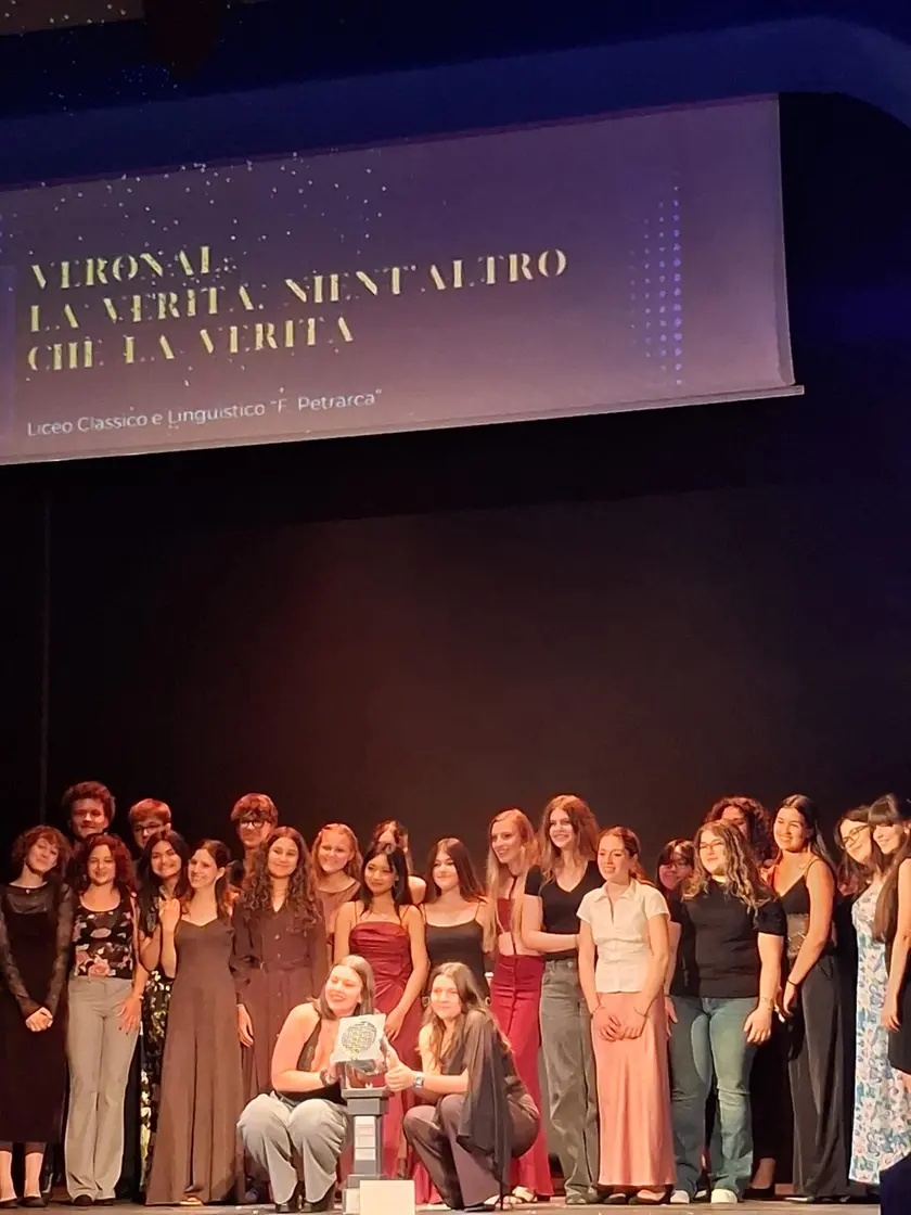 Il PalioTeatro Scuola con il lavoro del Petrarca