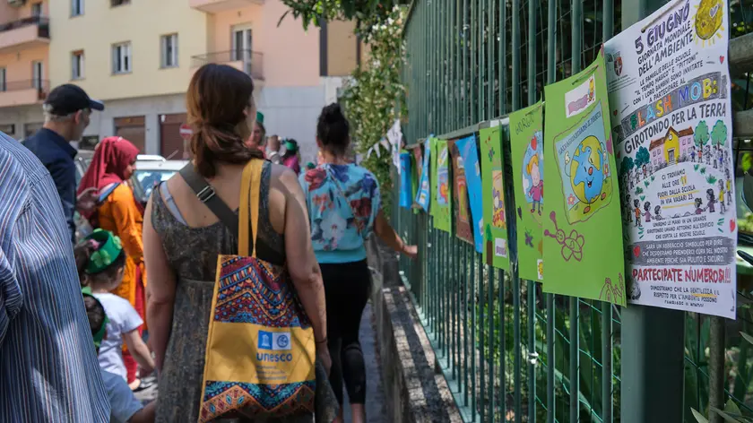 In via Vasari a Trieste un girotondo per portare la bellezza