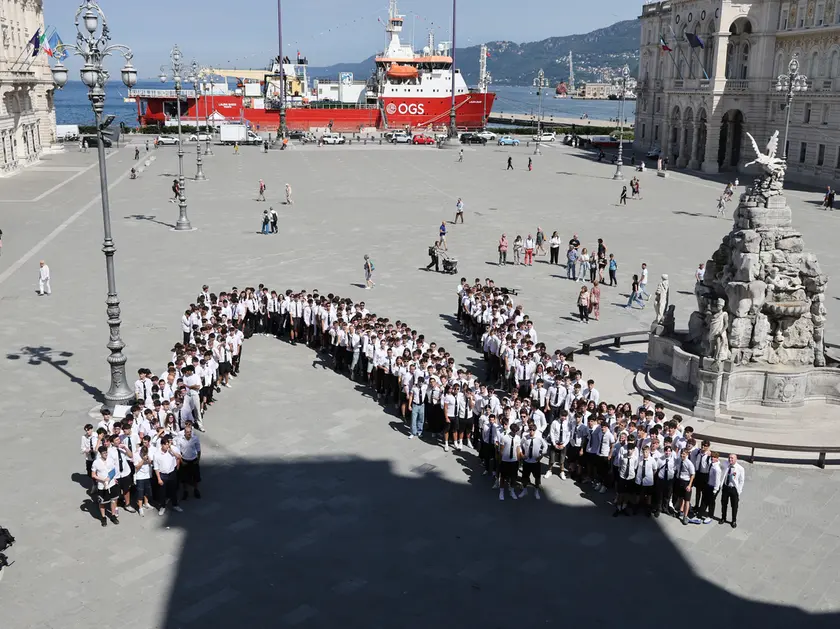 La “N” umana di Nautico. Foto Andrea Lasorte