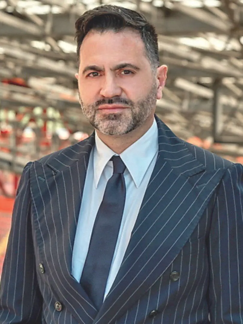 Il dg alabardato Giuseppe D’Aniello e lo stadio Nereo Rocco (foto Lasorte)