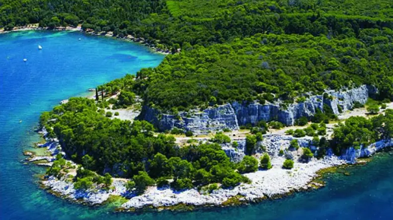 Il parco di Punta Corrente a Rovigno