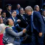 La stretta di mano fra Folgiero e Fasan. Fotoservizio Bonaventura