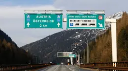 L'autostrada al passo del Brennero tra Austria e Italia