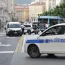 La Polizia locale in via Carducci (foto Andrea Lasorte)