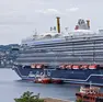 La Mein Schiff al Molo VII (foto Andrea Lasorte)