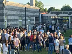 Folla riunita per ricordare Chiara Guerra