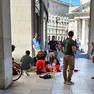 Le operazioni di soccorso in piazza della Borsa (foto Bruni)
