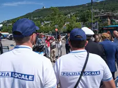 La Polizia locale sul lungomare di Barcola (foto Massimo Silvano)