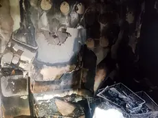 Ciò che resta di una delle stanze distrutte dall'incendio