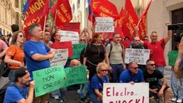 La manifestazione dei dipendenti Electrolux lunedì a Roma sotto la sede del ministero