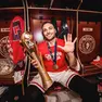 L’azzurro triestino Stefano Tonut festeggia lo scudetto dell’Olimpia Milano