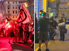 sinistra il corteo in piazza Goldoni, a destra il passaggio bloccato dalla Polizia (fotoservizio Massimo Silvano)