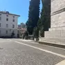Il luogo dell'aggressione su via Sant'Ambrogio a Monfalcone