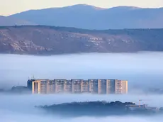Il Quadrilatero di Melara immerso nella nebbia (foto Andrea Lasorte)