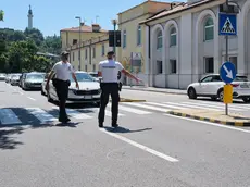 La Polizia locale sul posto dopo il più recente incidente (foto Massimo Silvano)